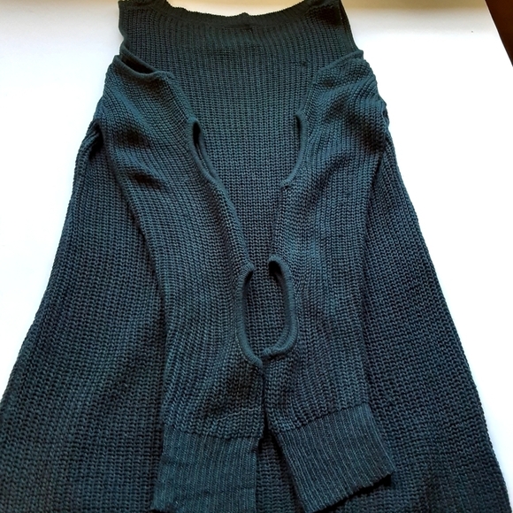 Love marks open shoulder and arms sweater Sz Large - Picture 5 of 6